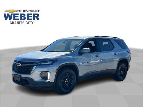 Used 2023 Chevrolet Traverse LT FWD image 1