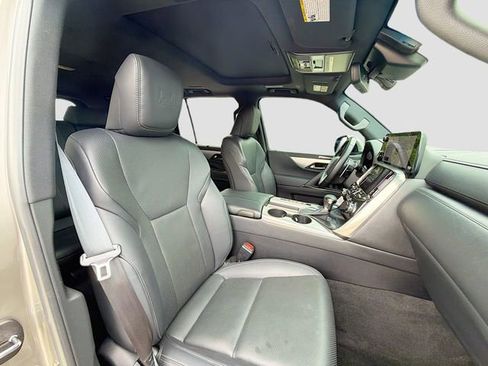 Used 2023 Lexus LX 600 F Sport w/ Accessory Package (A2) AWD/4WD image 16