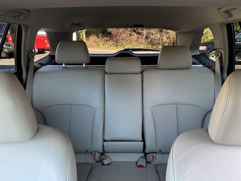 Used 2012 Subaru Outback 2.5i Limited image 16