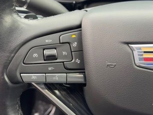 Used 2021 Cadillac XT6 Premium Luxury image 12