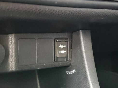 Used 2018 Toyota Corolla LE FWD image 33
