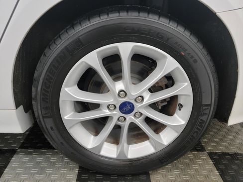 Used 2020 Ford Fusion SE FWD image 20