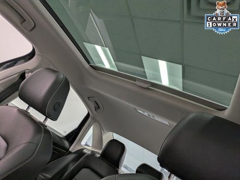 Used 2024 Volkswagen Jetta SE w/ Panoramic Sunroof Package FWD image 25