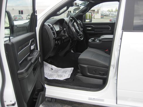 Used 2024 RAM 3500 Big Horn AWD/4WD image 11
