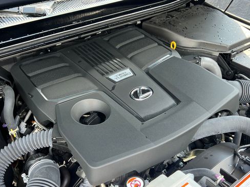 Used 2024 Lexus GX 550 w/ Accessory Package (2T) AWD/4WD image 41