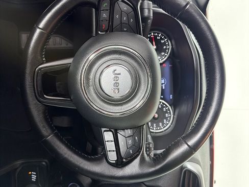 Used 2018 Jeep Renegade Altitude w/ UConnect 8.4 Nav Group AWD/4WD image 14