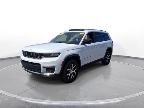 Used 2023 Jeep Grand Cherokee L Limited AWD/4WD image 4