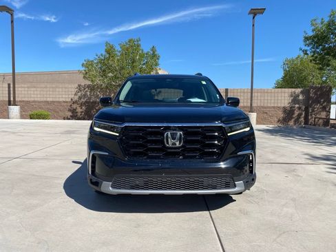 Used 2025 Honda Pilot Elite image 2