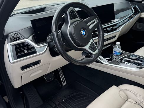 Used 2024 BMW X7 M60i image 6