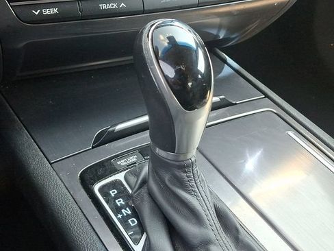 Used 2016 Hyundai Genesis 3.8 AWD/4WD image 15