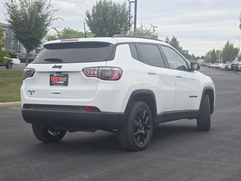 New 2025 Jeep Compass Latitude w/ Sun & Sound Group image 17