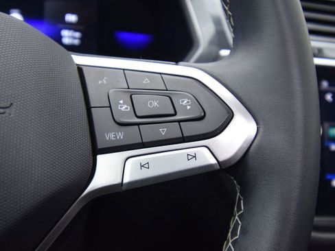 Used 2023 Volkswagen Tiguan SE image 34