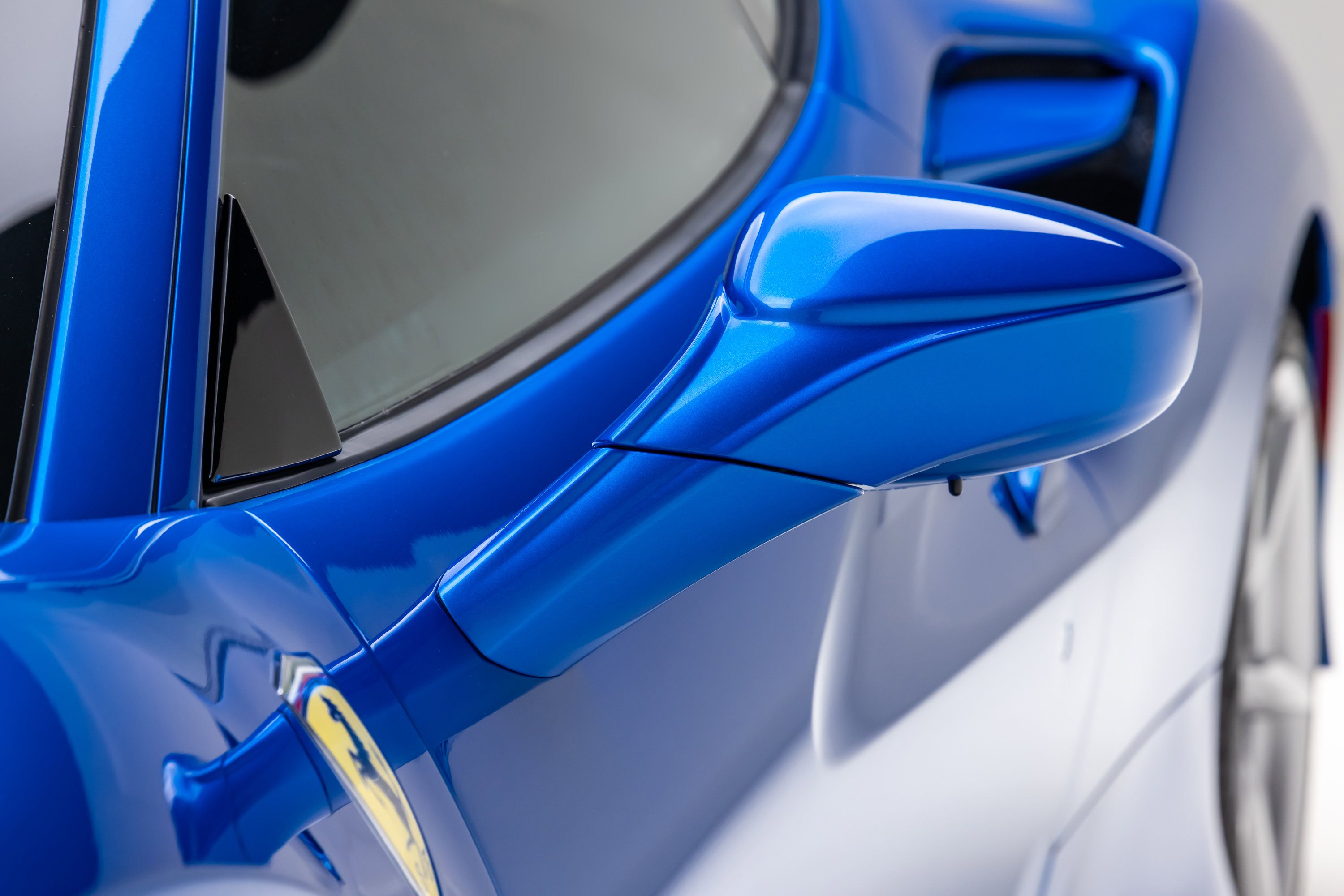 Certified 2021 Ferrari F8 Tributo RWD image 30