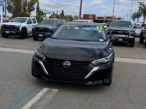 Used 2025 Nissan Sentra SV FWD image 3