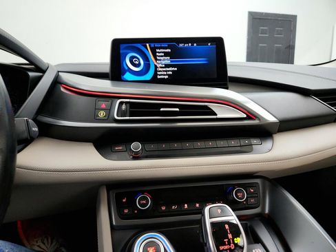Used 2016 BMW i8 image 20