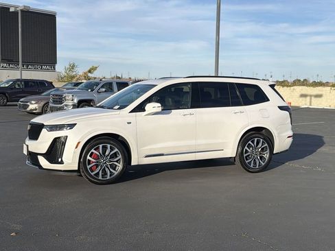 Certified 2025 Cadillac XT6 Sport w/ Platinum Package image 37