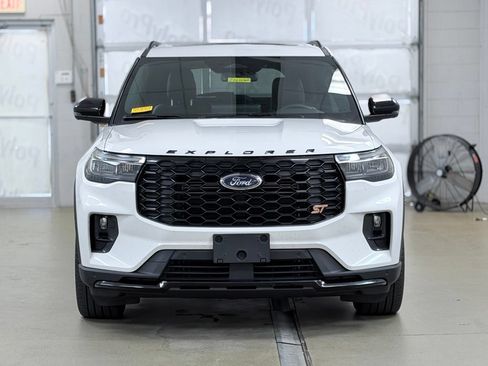Used 2025 Ford Explorer ST w/ Sun And Sound Package AWD/4WD image 2