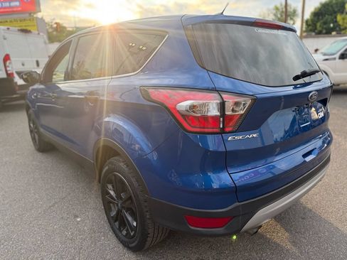 Used 2017 Ford Escape SE w/ SE Cold Weather Package AWD/4WD image 9