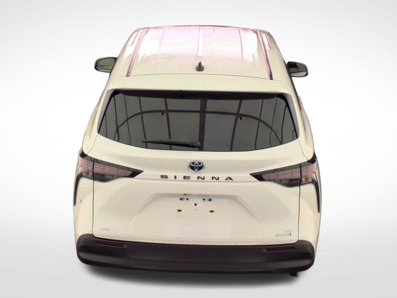 Used 2024 Toyota Sienna LE AWD/4WD image 5