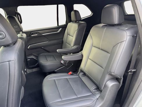 Used 2026 GMC Acadia Elevation w/ Elevation Premium Package image 11