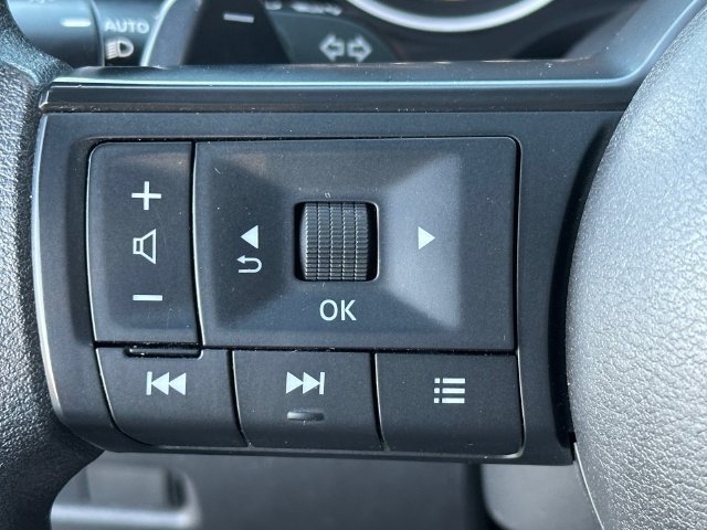 Used 2024 Nissan Rogue SV AWD/4WD image 13