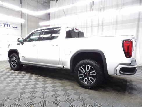 Used 2025 GMC Sierra 1500 AT4 w/ Technology Package AWD/4WD image 7
