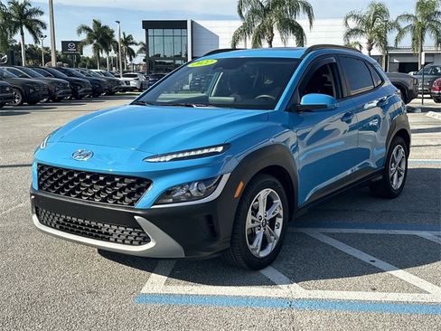 Certified 2022 Hyundai Kona SEL w/ Convenience Package image 2