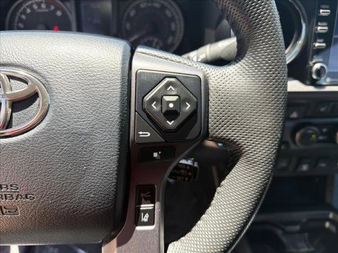 Used 2020 Toyota Tacoma TRD Off-Road w/ TRD Premium Off Road Package AWD/4WD image 16