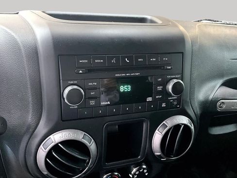 Used 2017 Jeep Wrangler Unlimited Sport w/ Connectivity Group AWD/4WD image 25