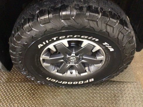 Used 2016 Nissan Frontier PRO-4X w/ Pro-4x Luxury Package AWD/4WD image 31