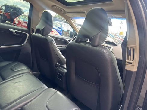 Used 2010 Volvo XC60 T6 image 15