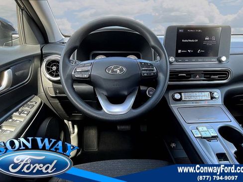 Used 2023 Hyundai Kona SE image 10