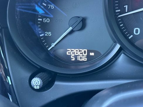 Used 2023 Porsche Macan image 26