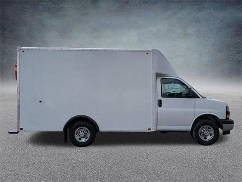 New 2025 Chevrolet Express 3500 w/ Power Convenience Package image 3