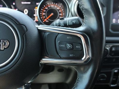 Used 2018 Jeep Wrangler Unlimited Sahara w/ Cold Weather Group AWD/4WD image 11