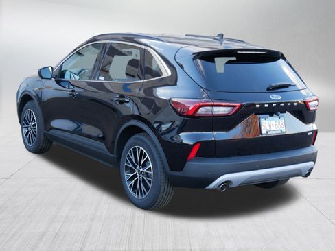 Used 2025 Ford Escape SE w/ PHEV Premium Package image 5