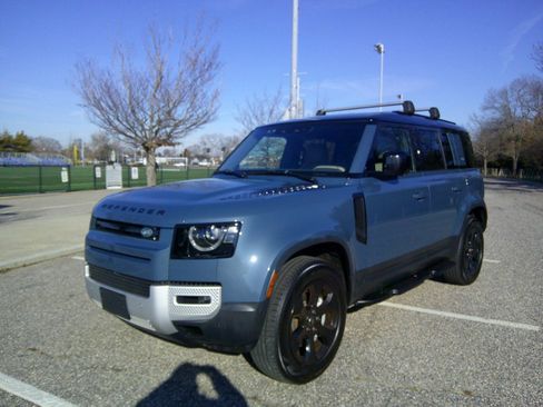 Used 2022 Land Rover Defender 110 SE image 11