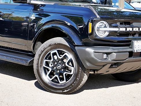 Used 2025 Ford Bronco Outer Banks image 4