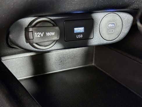 Used 2025 Hyundai Elantra SE FWD image 40