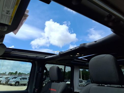 Used 2020 Jeep Wrangler Unlimited Rubicon AWD/4WD image 13