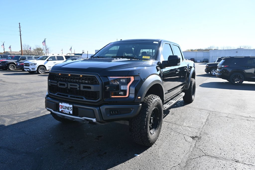 Used 2018 Ford F150 Raptor w/ Equipment Group 802A Luxury AWD/4WD image 4