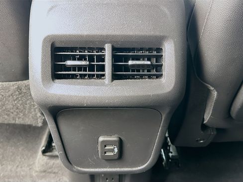 Used 2021 GMC Terrain SLT FWD image 17