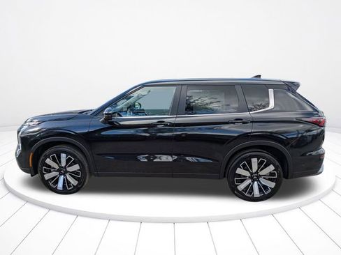 New 2025 Mitsubishi Outlander SE image 7