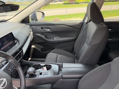 Used 2025 Nissan Rogue SV FWD image 51