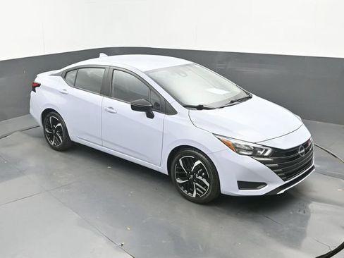 Used 2025 Nissan Versa SR w/ Electronics Package image 28