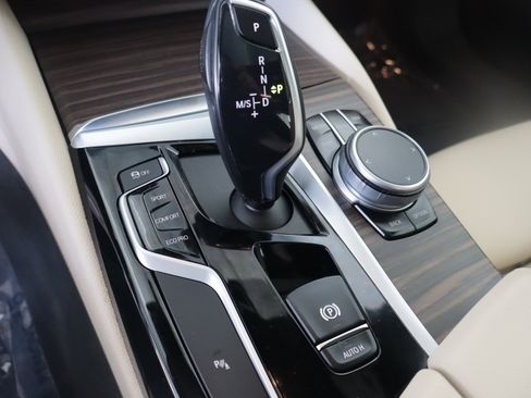 Used 2019 BMW 530i xDrive w/ Convenience Package image 20