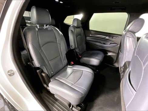 Used 2022 Buick Enclave Premium image 37