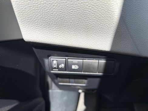 Certified 2022 Toyota Corolla Cross L image 27