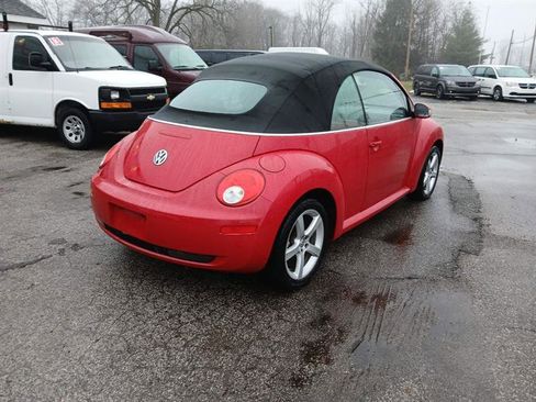 Used 2009 Volkswagen Beetle S image 4
