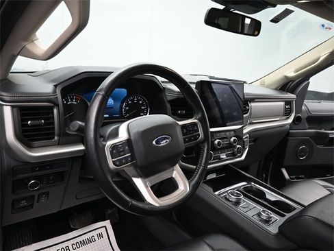 Used 2024 Ford Expedition XLT image 16